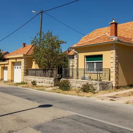 Ivan Apartment *