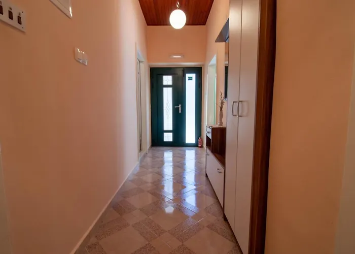 Ivan דירה Drniš